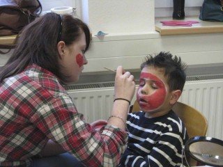 Das Kinderschminken war sehr beliebt beim Familienfest der KI-U. Foto: SMMP/Schunck