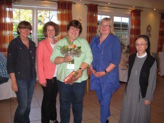 Auch Lehrerin Petra Drewes (Mitte) verlässt die Schule. Foto: SMMP/Hofbauer