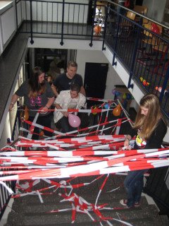 Die Schülerinnen und Schüler erkämpften sich ihren Weg in die Schule. Foto: SMMP/Hofbauer