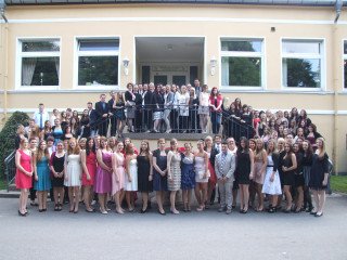 Alle Absolventinnen und Absolventen des Placida-Viel-Berufskollegs im Jahr 2014. Foto: SMMP/Hofbauer